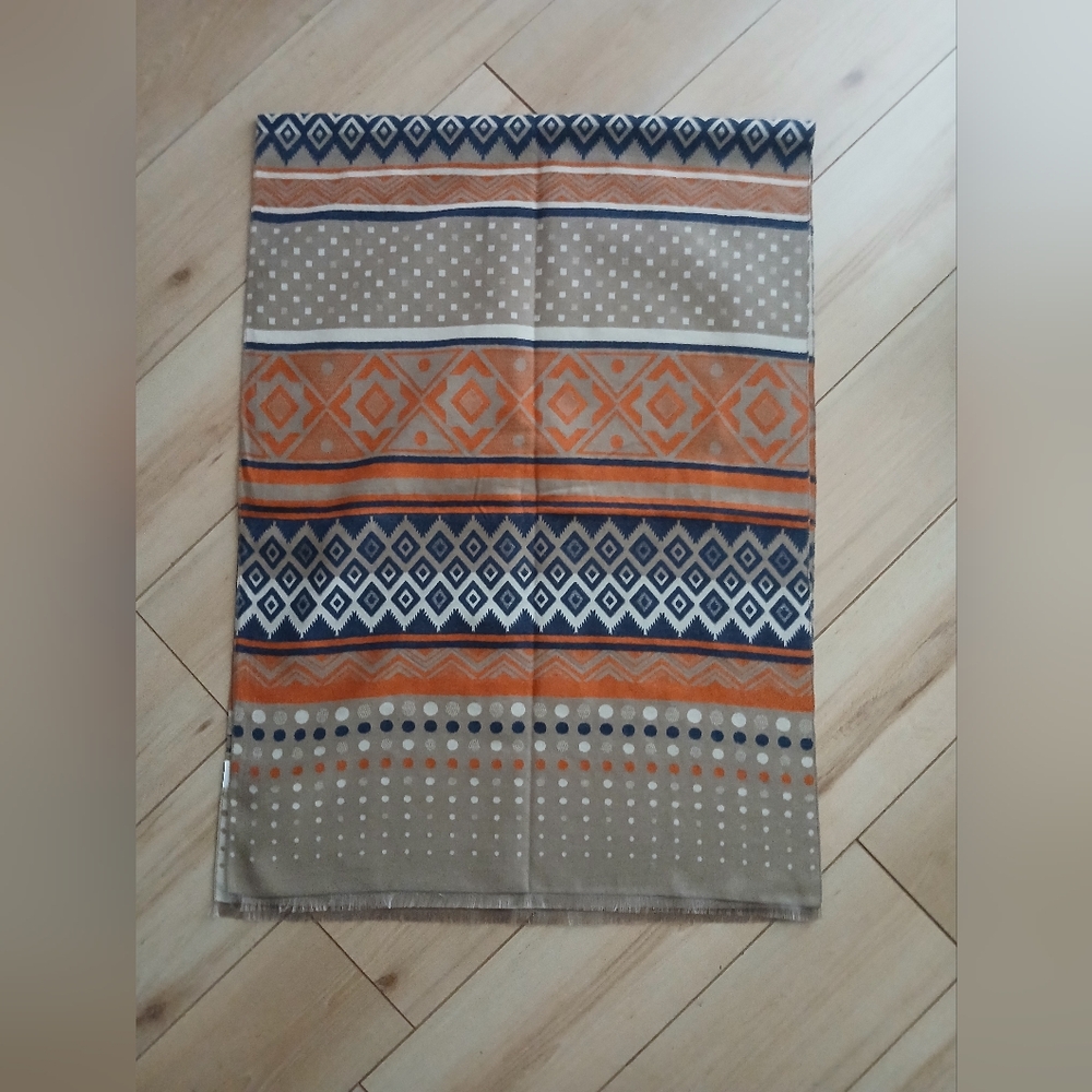 NWT! Soft & Elegant Cozy Scarf Very Sophisticated 74x24